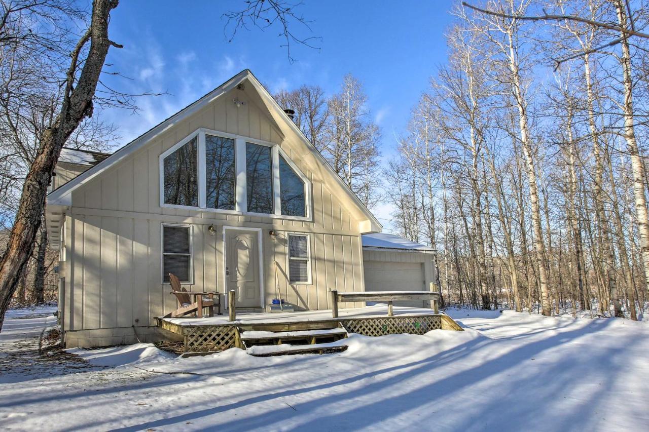 Lakes Of The North Home On Snowmobile And Atv Trail! Mancelona Bagian luar foto