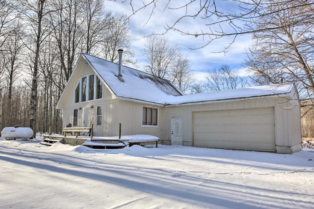Lakes Of The North Home On Snowmobile And Atv Trail! Mancelona Bagian luar foto