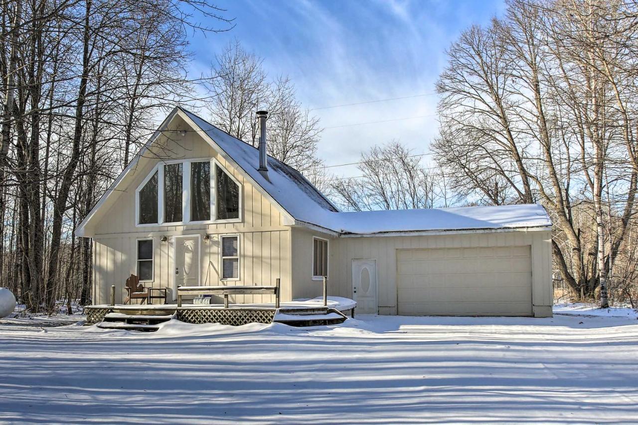 Lakes Of The North Home On Snowmobile And Atv Trail! Mancelona Bagian luar foto